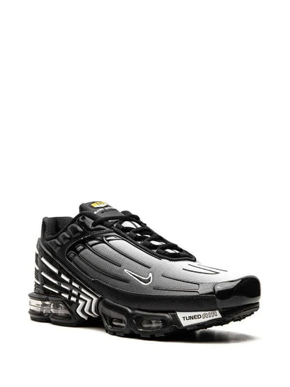 NIKE AIR MAX PLUS 3 "BLACK/WHITE