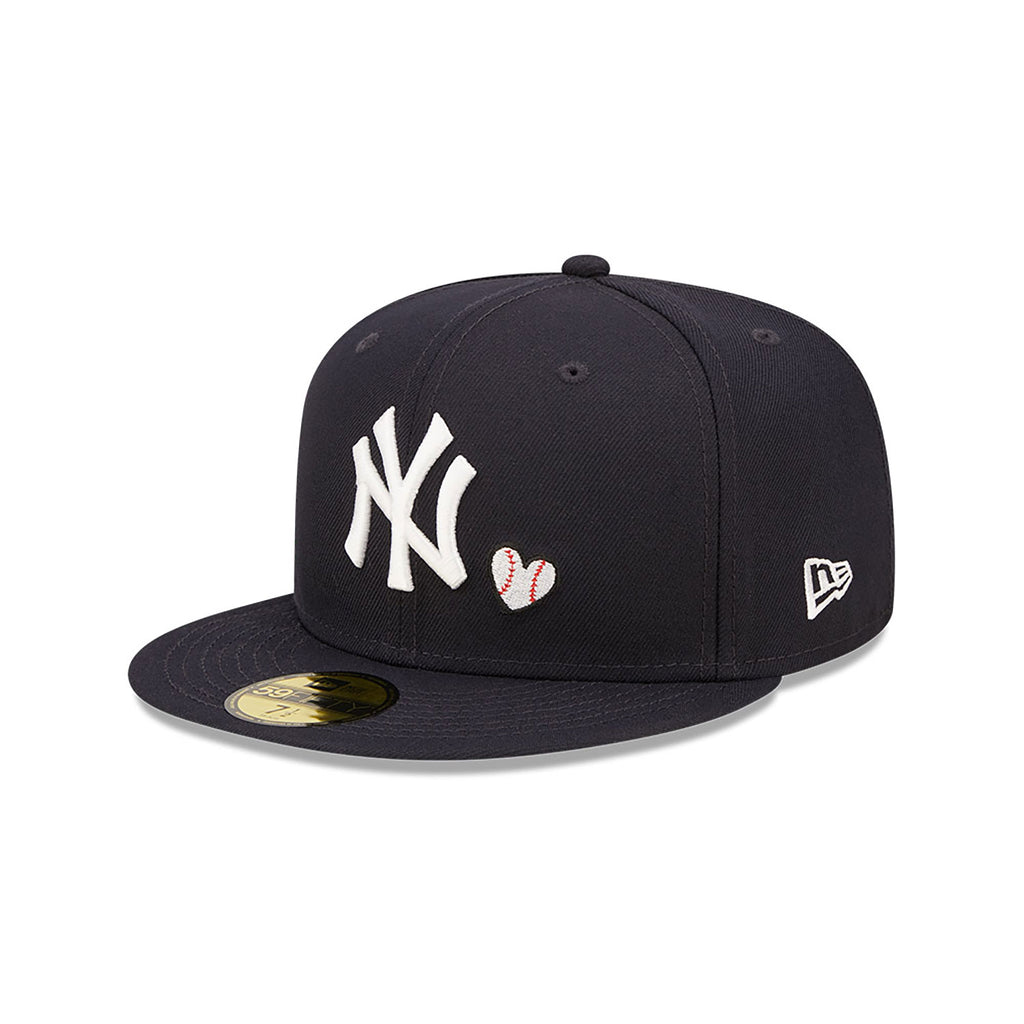 New York Yankees 59FIFTY LEAGUE ESSENTIAL NEW ERA ESSENTIAL LEAGUE FITTED BLACK CAP