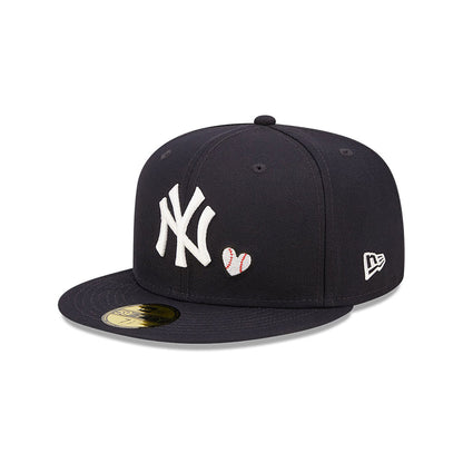 New York Yankees 59FIFTY LEAGUE ESSENTIAL NEW ERA ESSENTIAL LEAGUE FITTED BLACK CAP