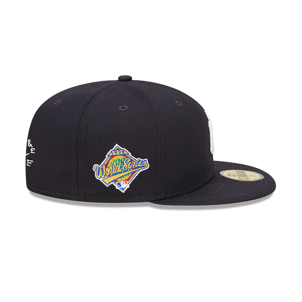 New York Yankees 59FIFTY LEAGUE ESSENTIAL NEW ERA ESSENTIAL LEAGUE FITTED BLACK CAP